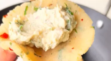 Crispy non-fried suji kachori served hot with spicy hung curd-paneer filling 3